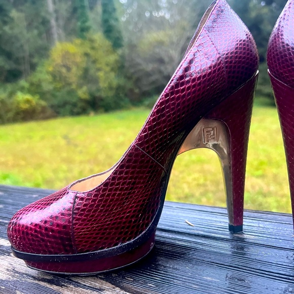 FENDI Burgundy Red Snakeskin Leather Gold Platforms Heels Pumps Rare - Picture 16 of 16